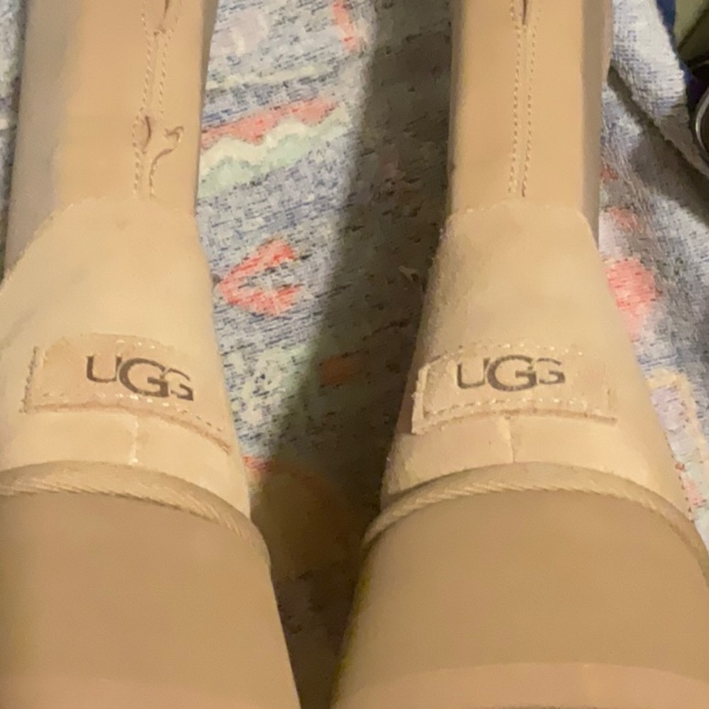UGG Platform Boots in Sand Size 10, NWT - Picture 11 of 16